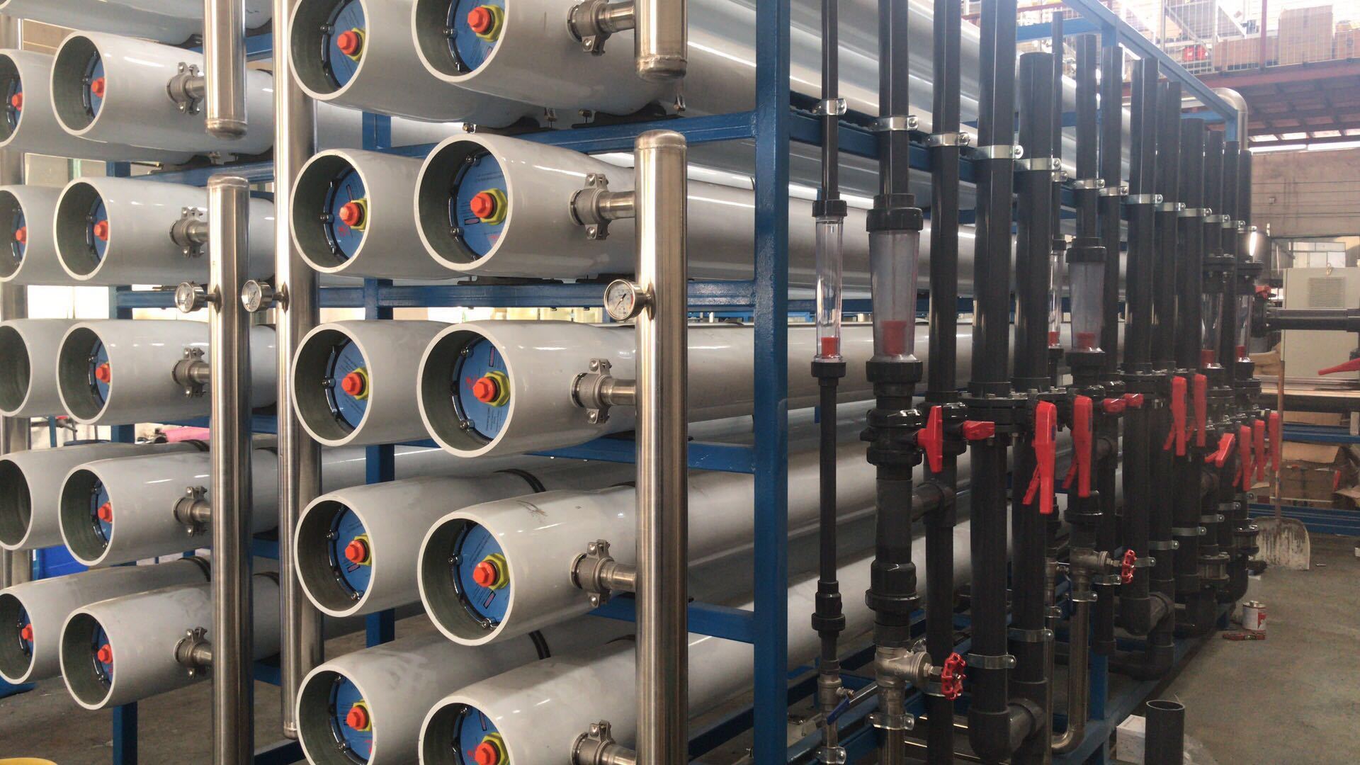 如何清洗反渗透设备里面的污染物？